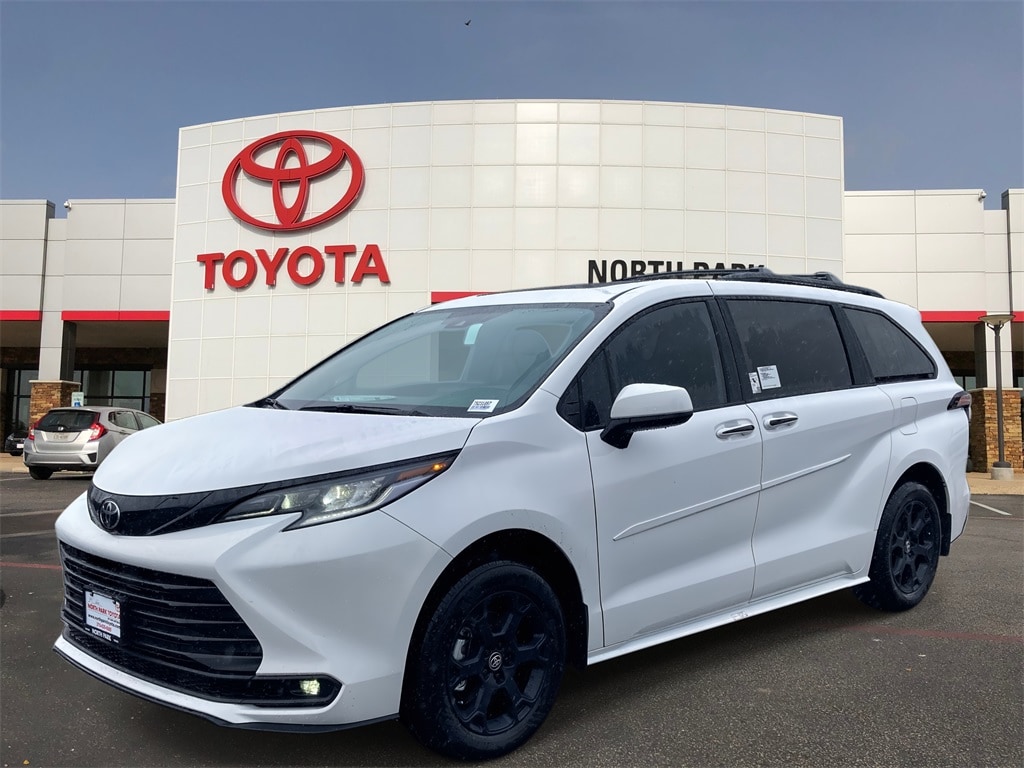 2026 Toyota Sienna Woodland Edition's photo