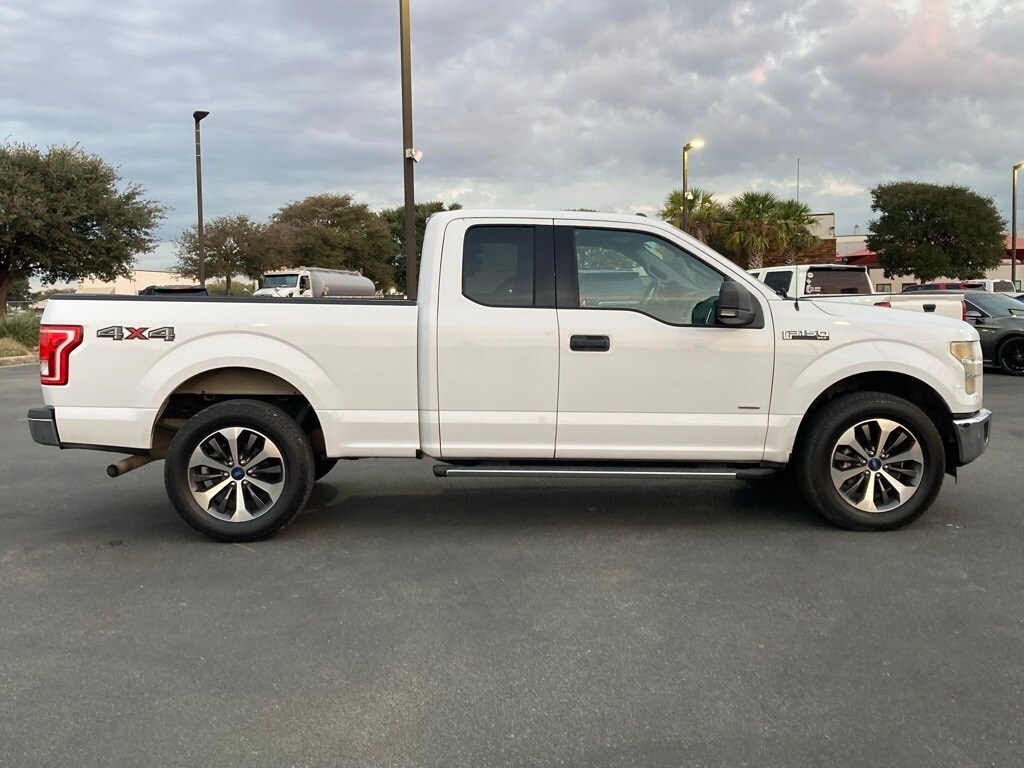 2015 Ford F-150 XLT photo 4