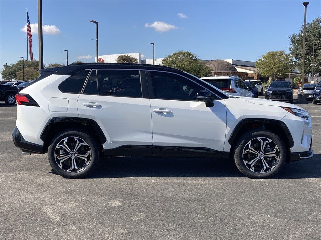 2025 Toyota RAV4 Prime XSE Premium photo 4