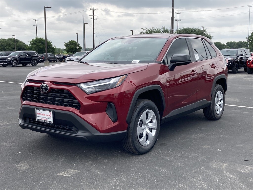 2025 Toyota RAV4 LE photo 3