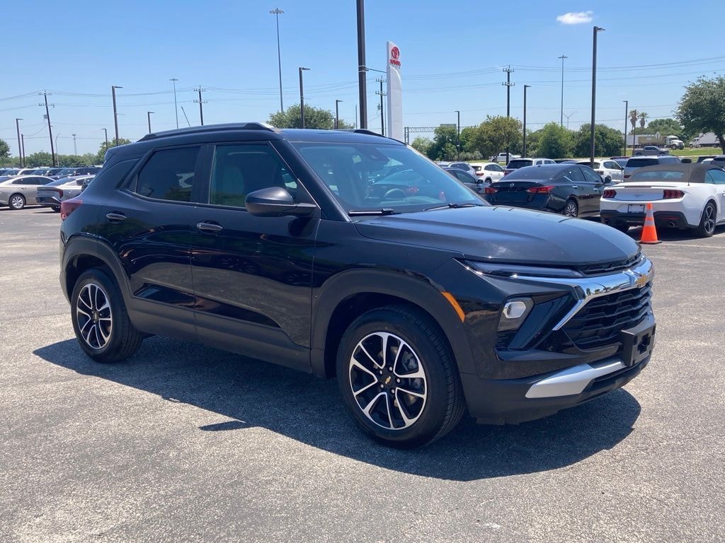 Used 2025 Chevrolet