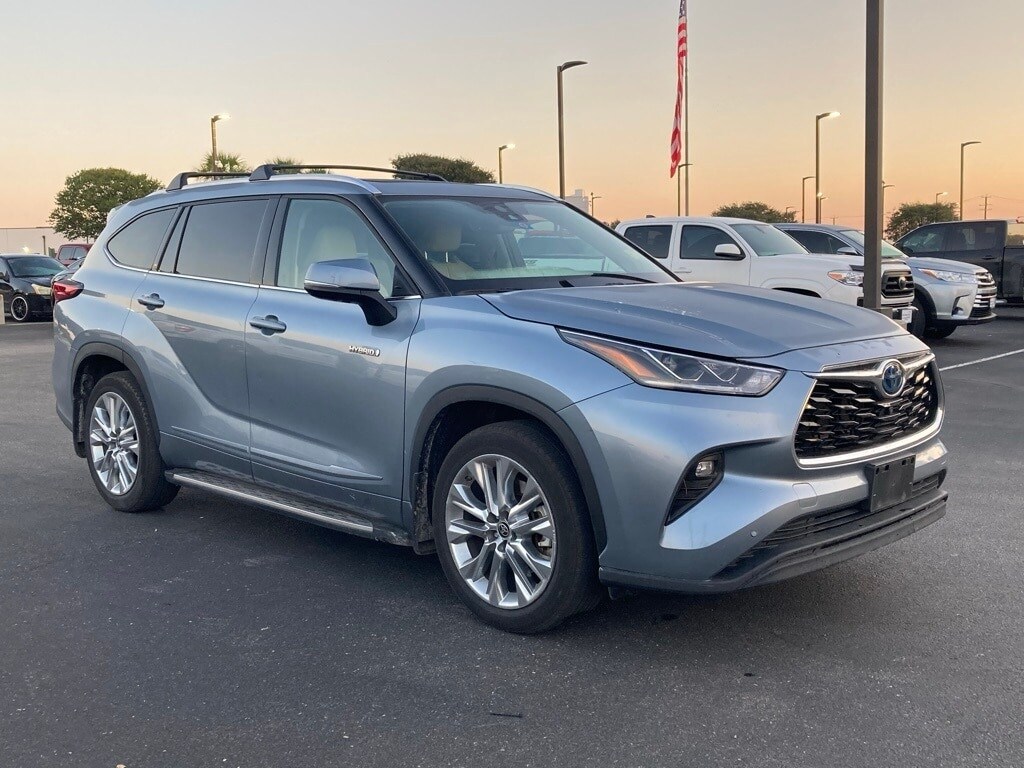 2021 Toyota Highlander Hybrid Limited photo 3