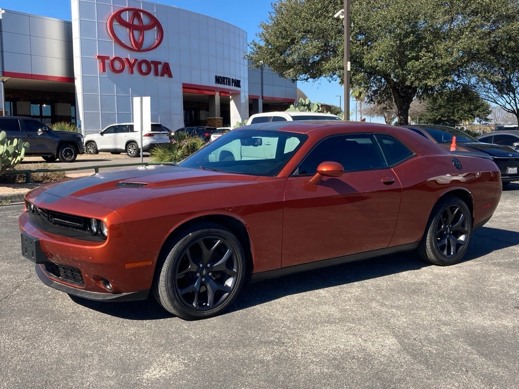 2020 Dodge Challenger SXT's photo