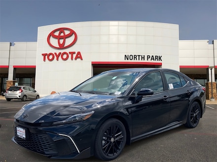 2025 Toyota Camry SE Sedan