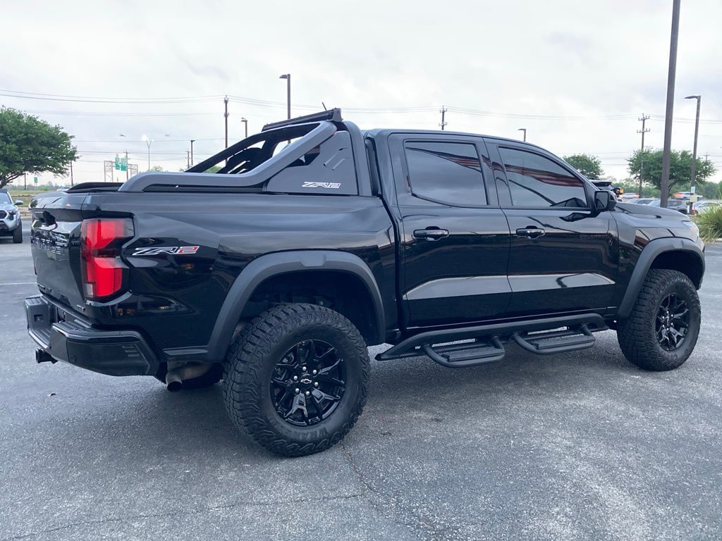 View vehicle photo 5