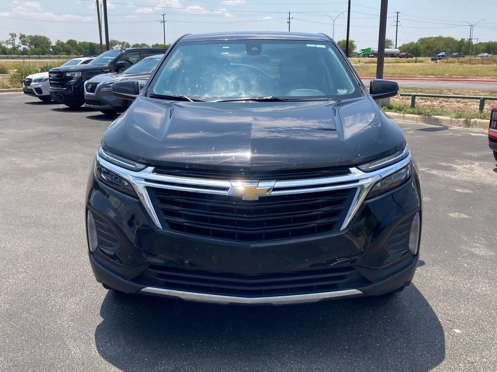 2024 Chevrolet Equinox LT photo 2