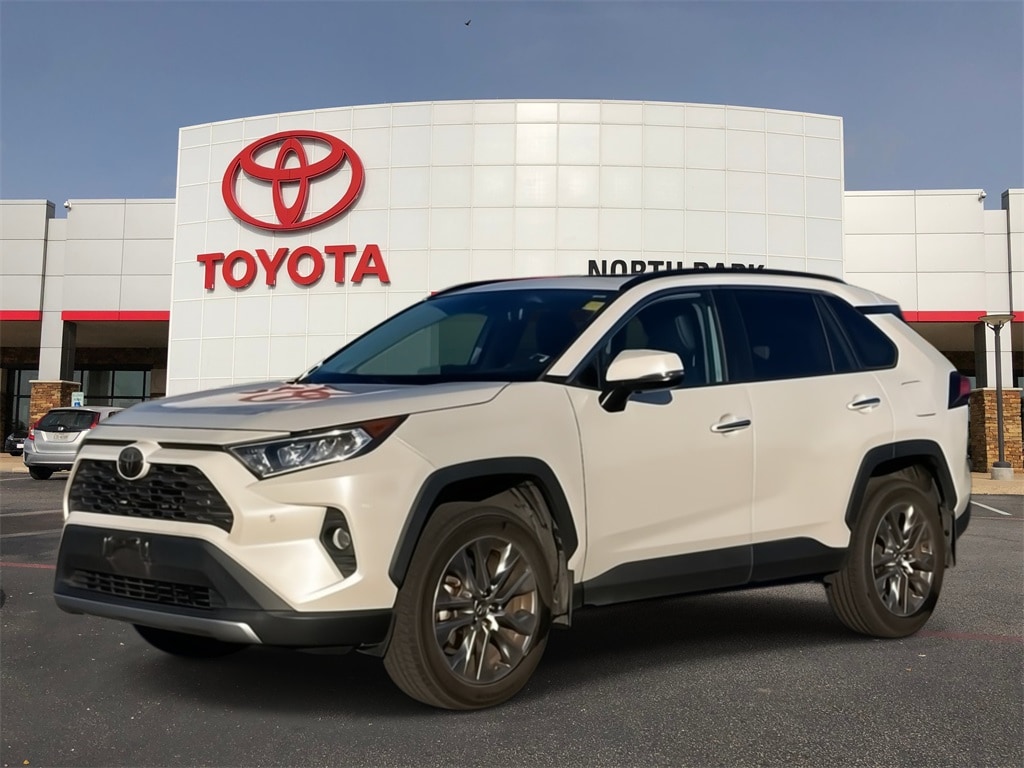 2019 Toyota RAV4 Limited's photo