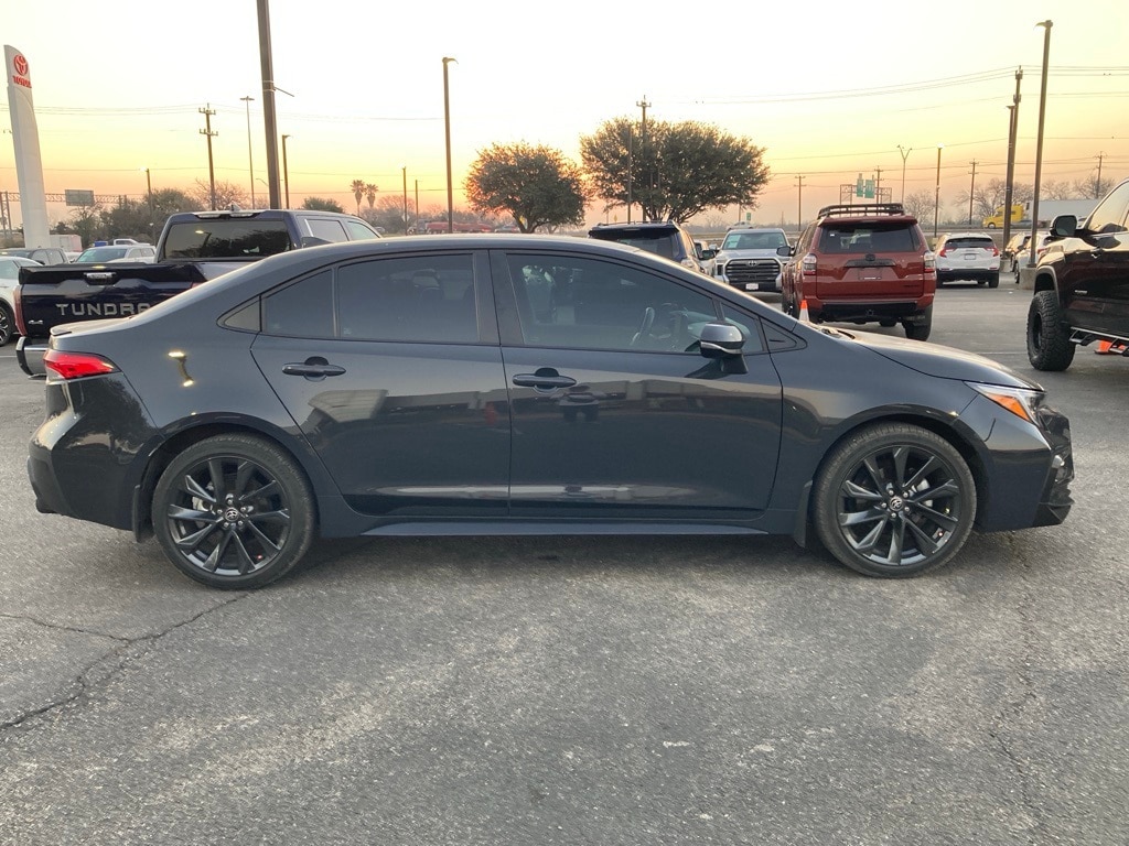 Used 2025 Toyota Corolla SE Sedan