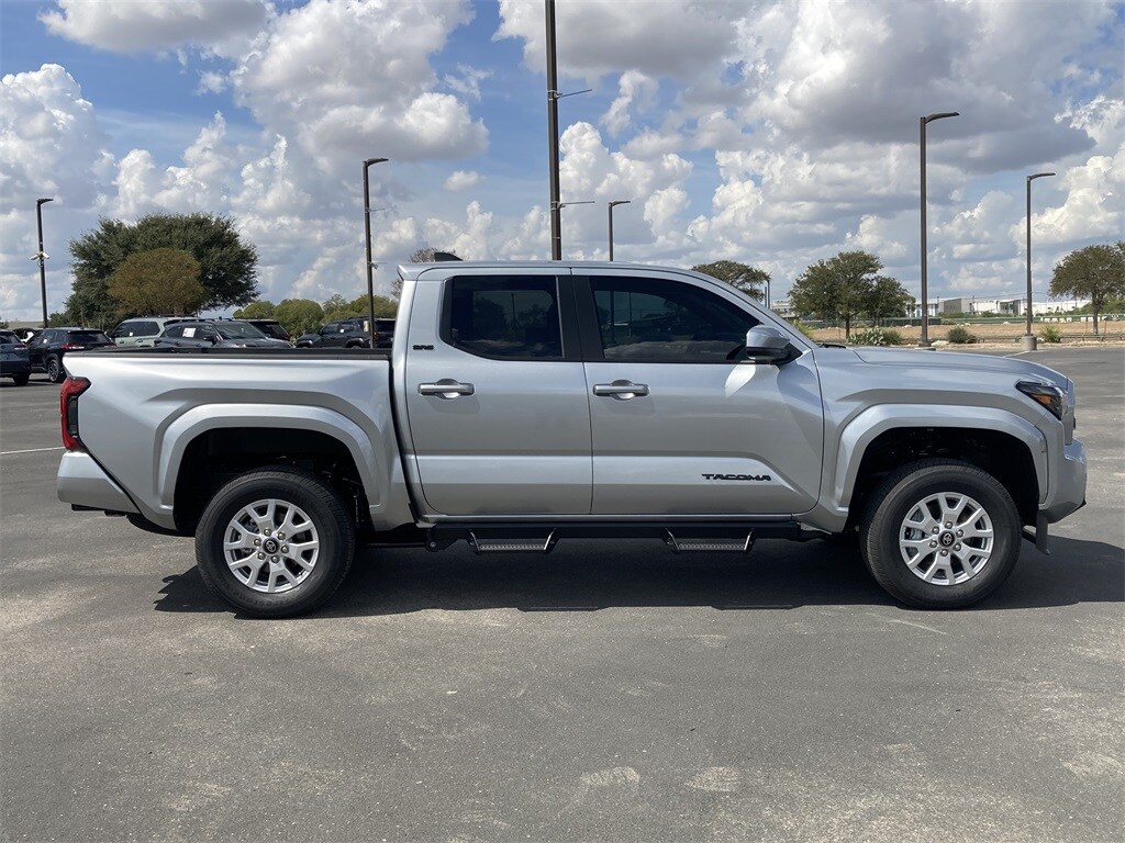 2025 Toyota Tacoma SR5 photo 4