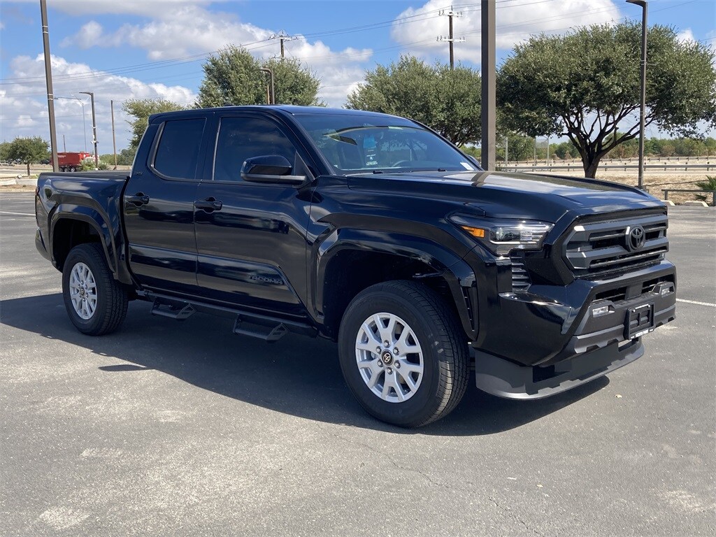 2025 Toyota Tacoma SR5 photo 3