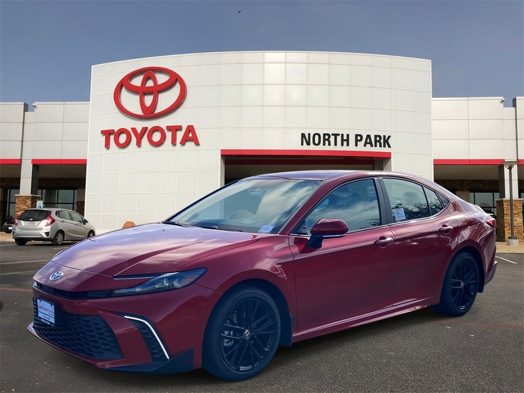 2026 Toyota Camry SE's photo