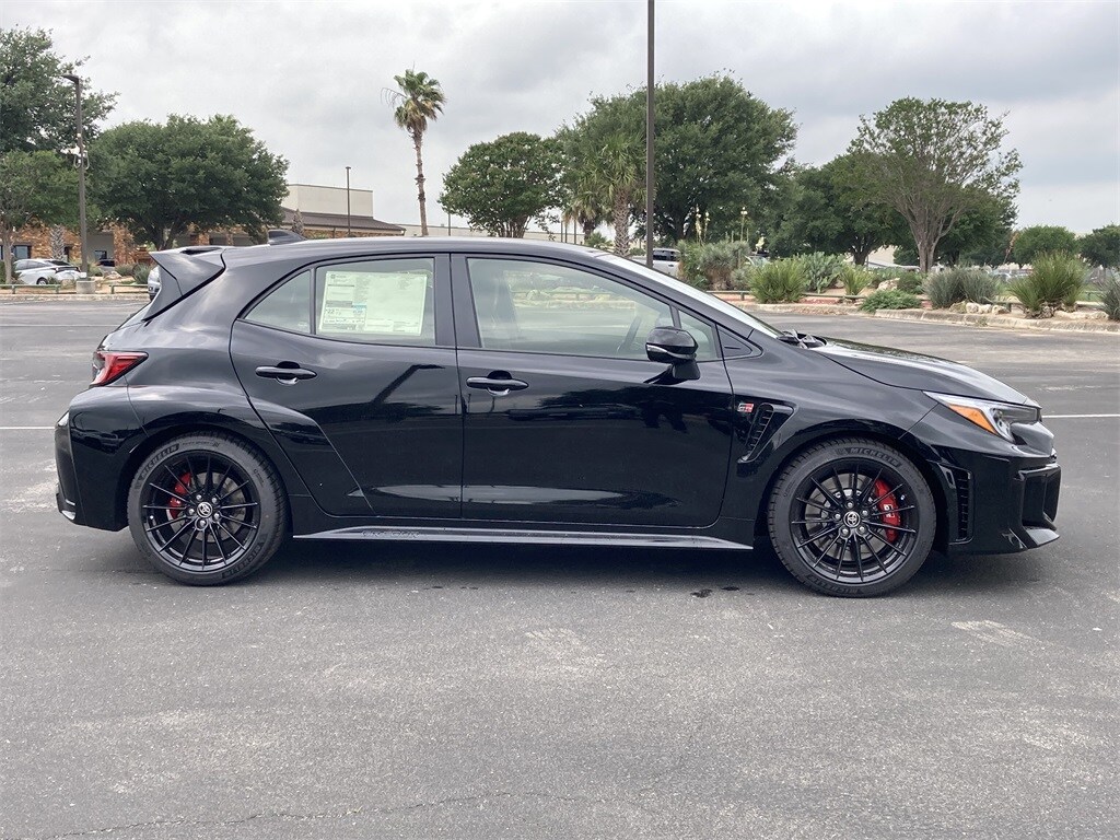 2025 Toyota Corolla GR Premium photo 4