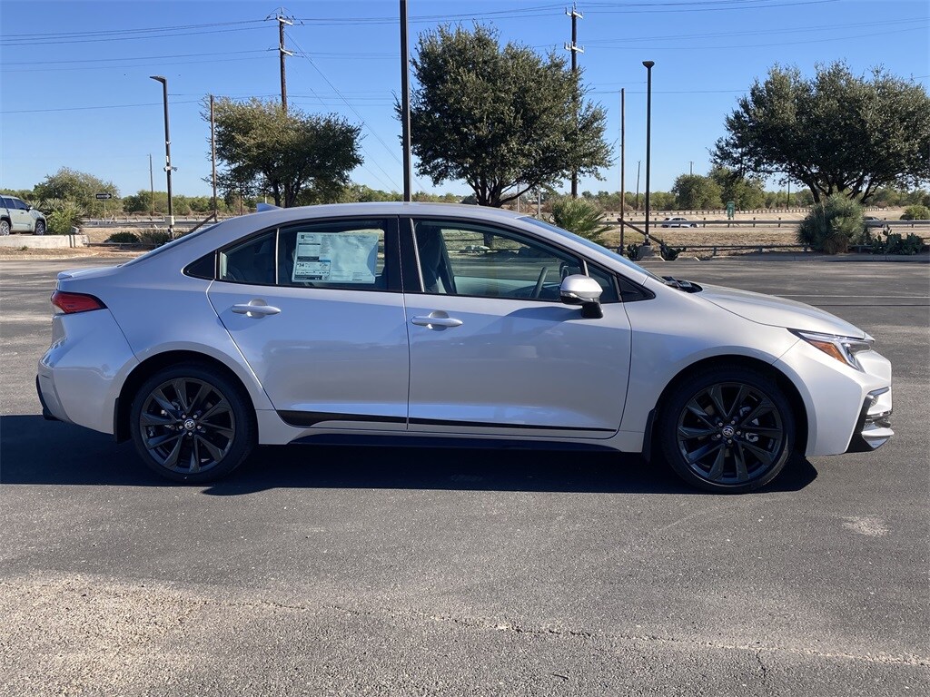 2026 Toyota Corolla SE photo 4