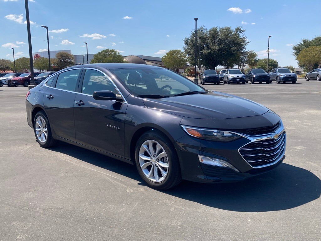 2023 Chevrolet Malibu 1LT photo 3