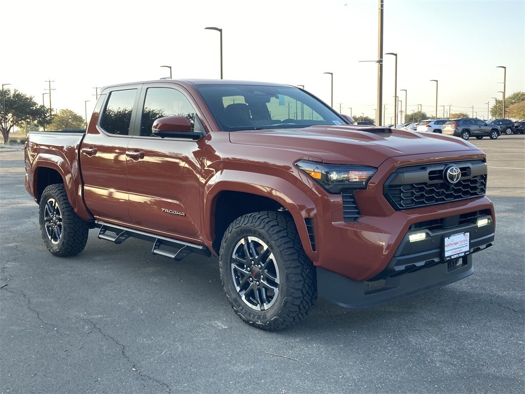 2025 Toyota Tacoma TRD Sport photo 3
