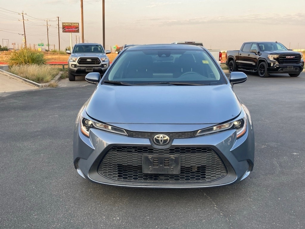 Used 2022 Toyota Corolla LE with VIN 5YFEPMAEXNP319695 for sale in Northfield, Minnesota