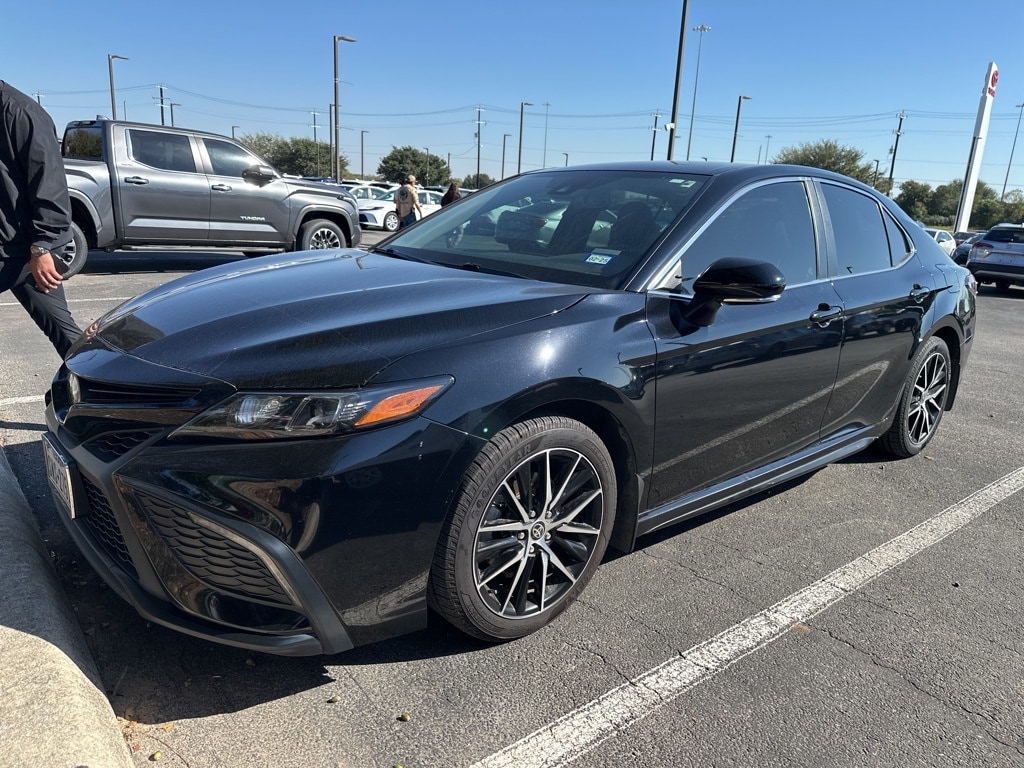 Used 2023 Toyota Camry SE Sedan