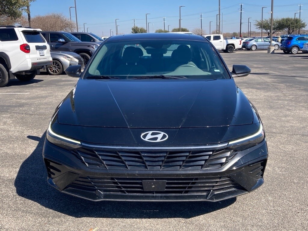 Used 2025 Hyundai Elantra SEL Convenience Sedan
