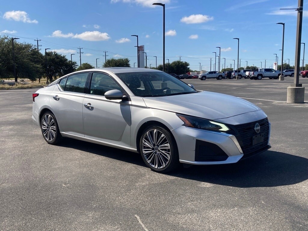 2023 Nissan Altima 2.5 SL photo 3