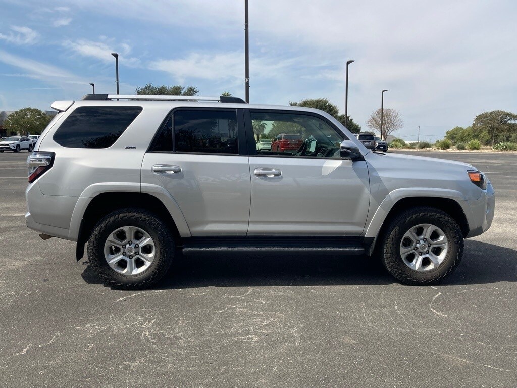 2021 Toyota 4Runner SR5 Premium photo 3
