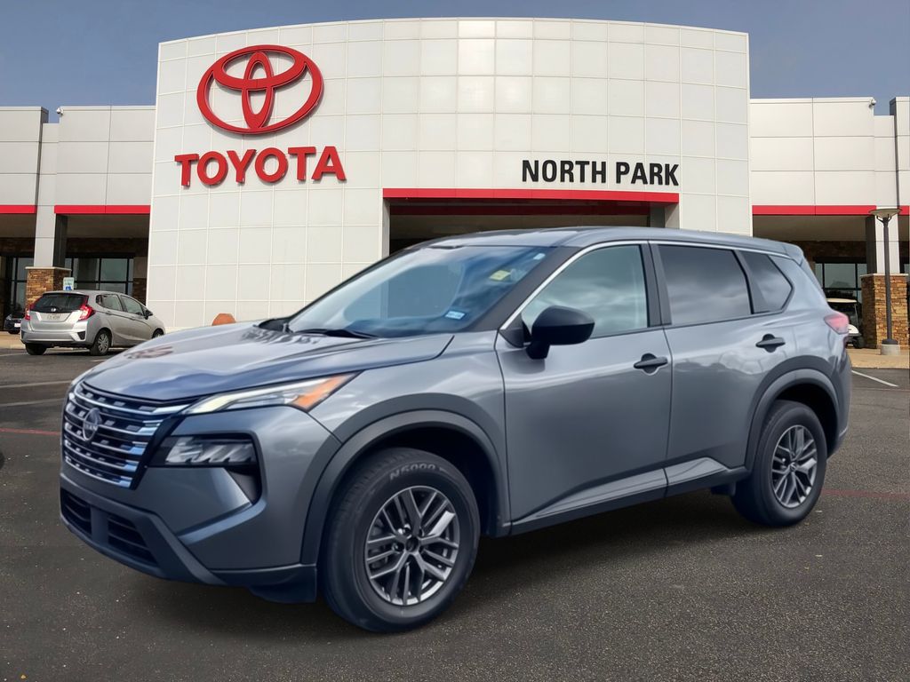 2024 Nissan Rogue S FWD's photo