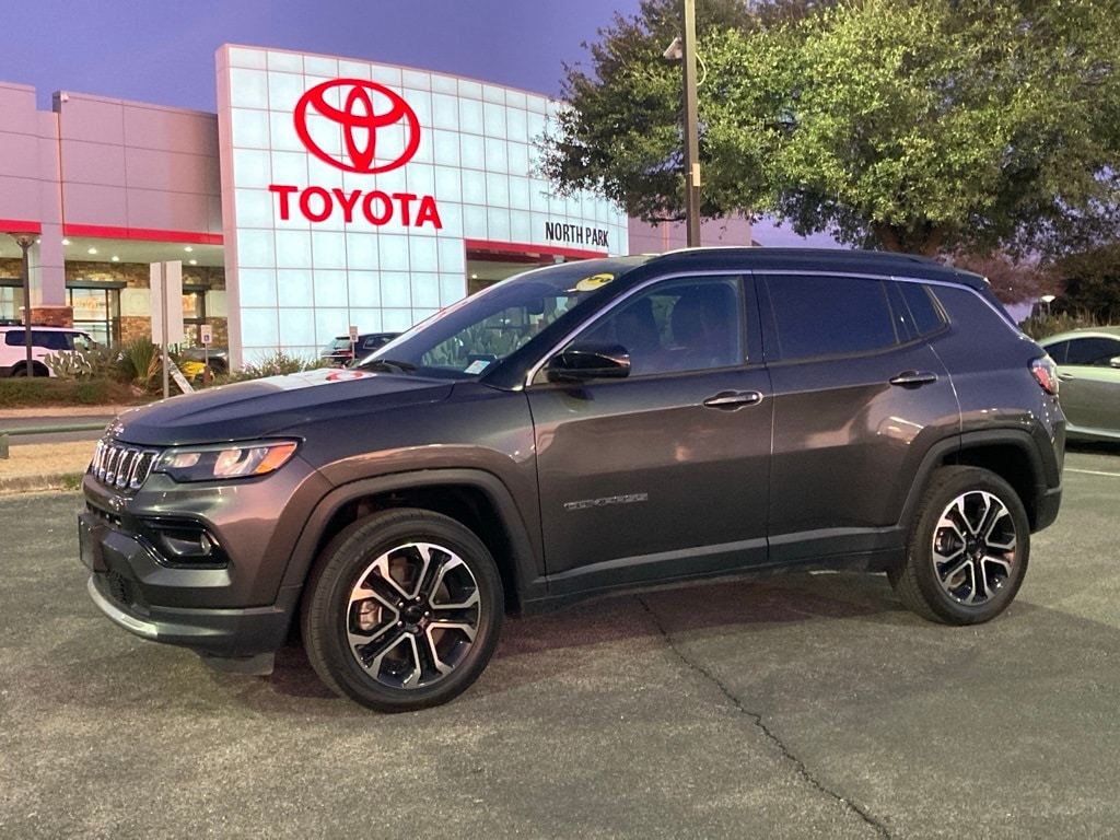 2023 Jeep Compass Limited's photo