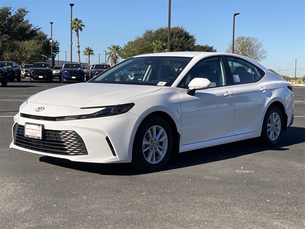2026 Toyota Camry LE photo 3