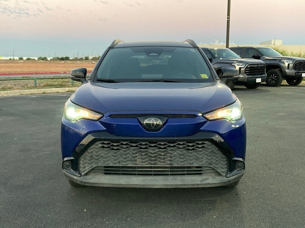 2024 Toyota Corolla Cross Hybrid SE photo 2
