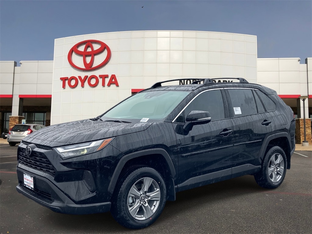 2025 Toyota RAV4 XLE's photo
