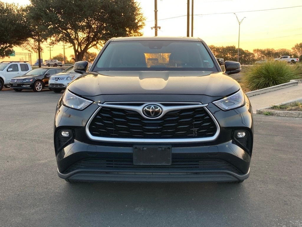 Used 2023 Toyota Highlander LE SUV