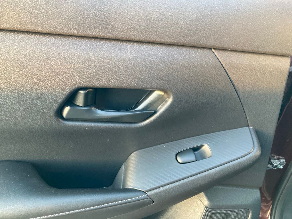 2025 Nissan Sentra SV - Photo 11