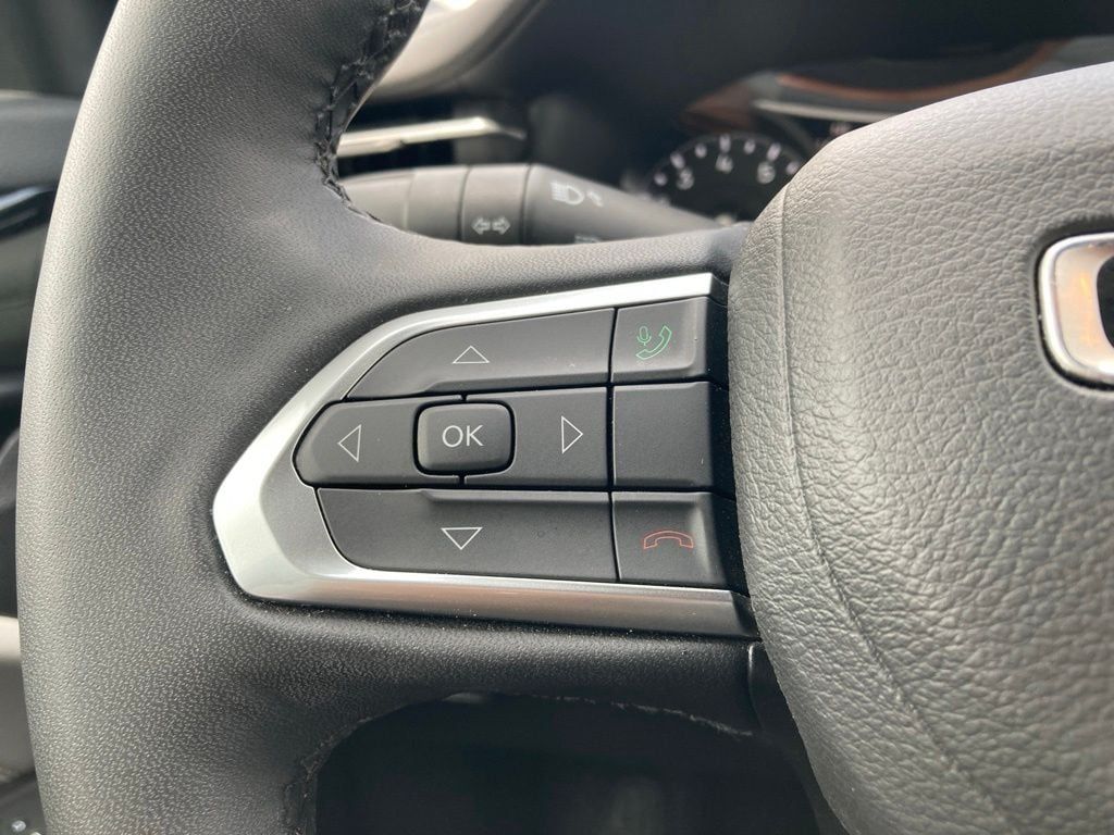 2025 Jeep Compass Limited - Photo 13