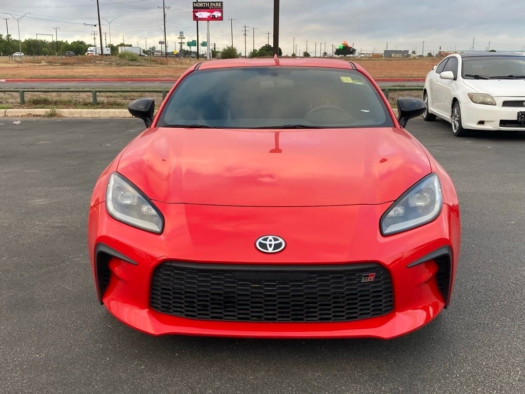 2022 Toyota GR86 Premium photo 2