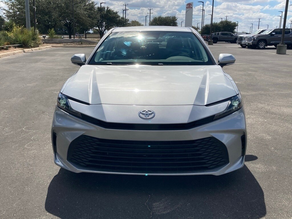2025 Toyota Camry LE photo 2