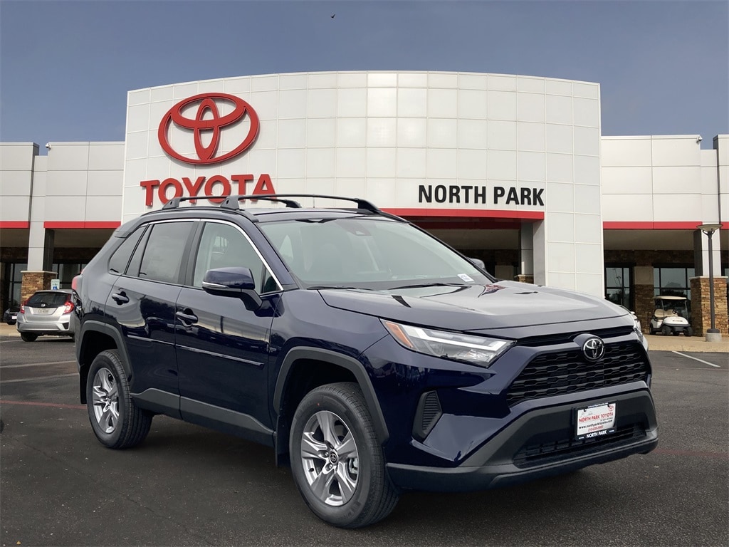2025 Toyota RAV4 XLE's photo