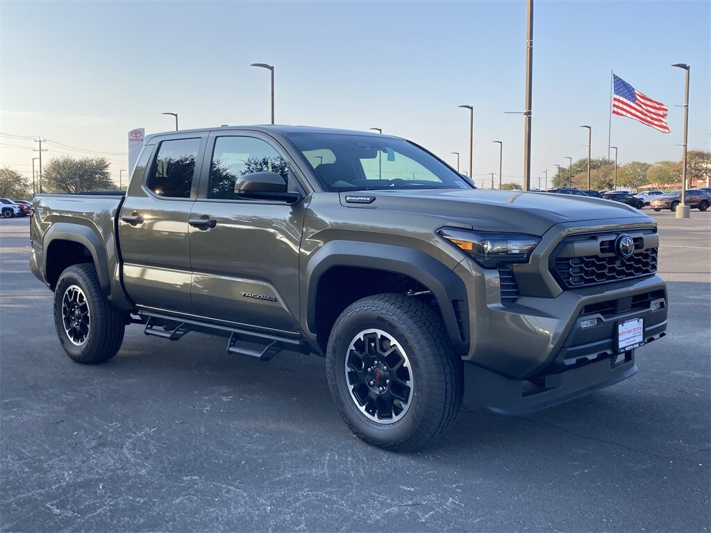 2025 Toyota Tacoma TRD photo 3