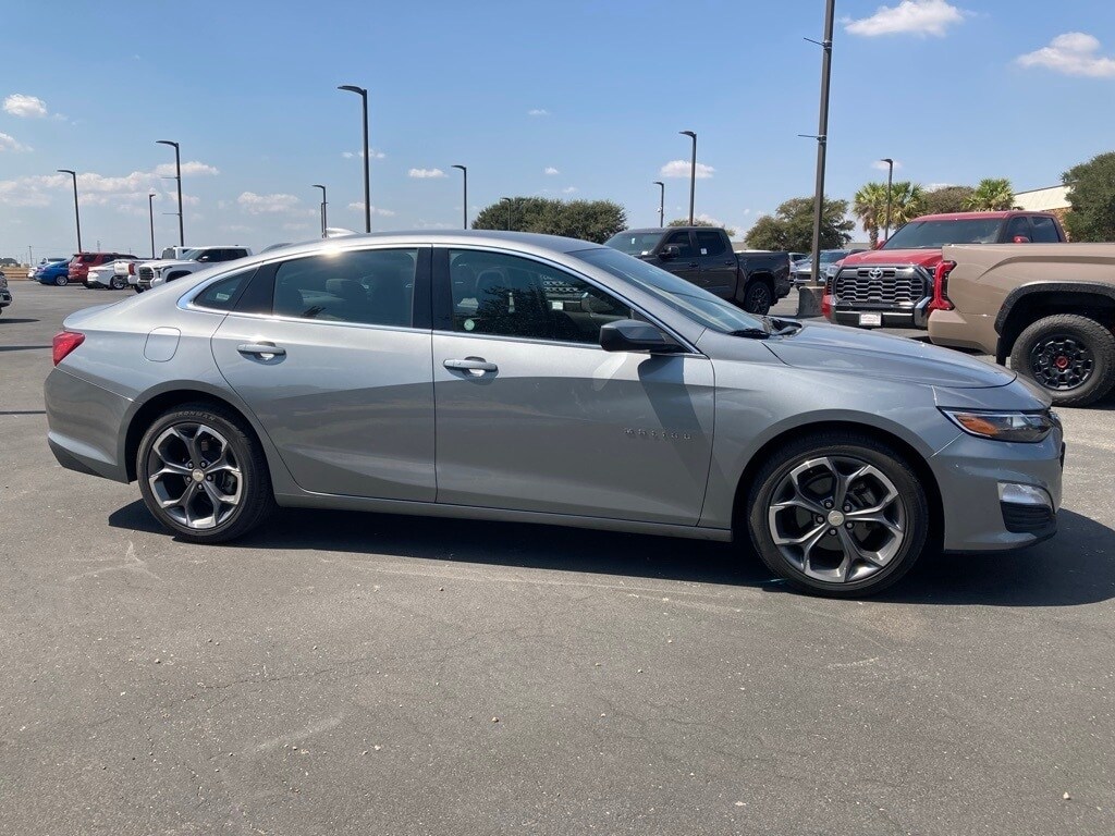 2023 Chevrolet Malibu 1LT photo 4