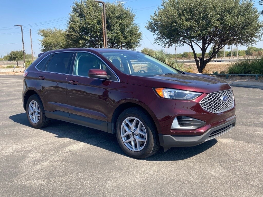 2024 Ford Edge SEL photo 3
