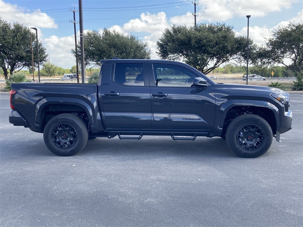 2025 Toyota Tacoma SR5 photo 4