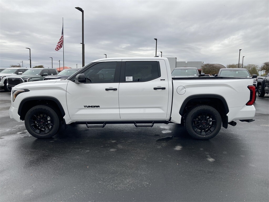 2025 Toyota Tundra SR5 photo 4