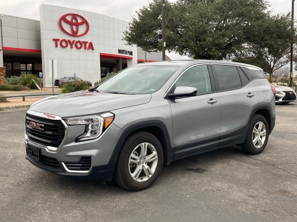 2024 GMC Terrain SLE's photo