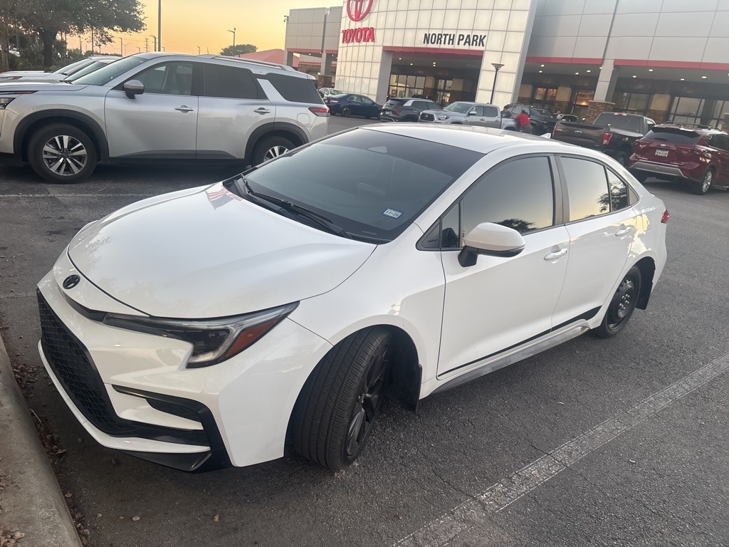 Used 2025 Toyota Corolla SE Sedan