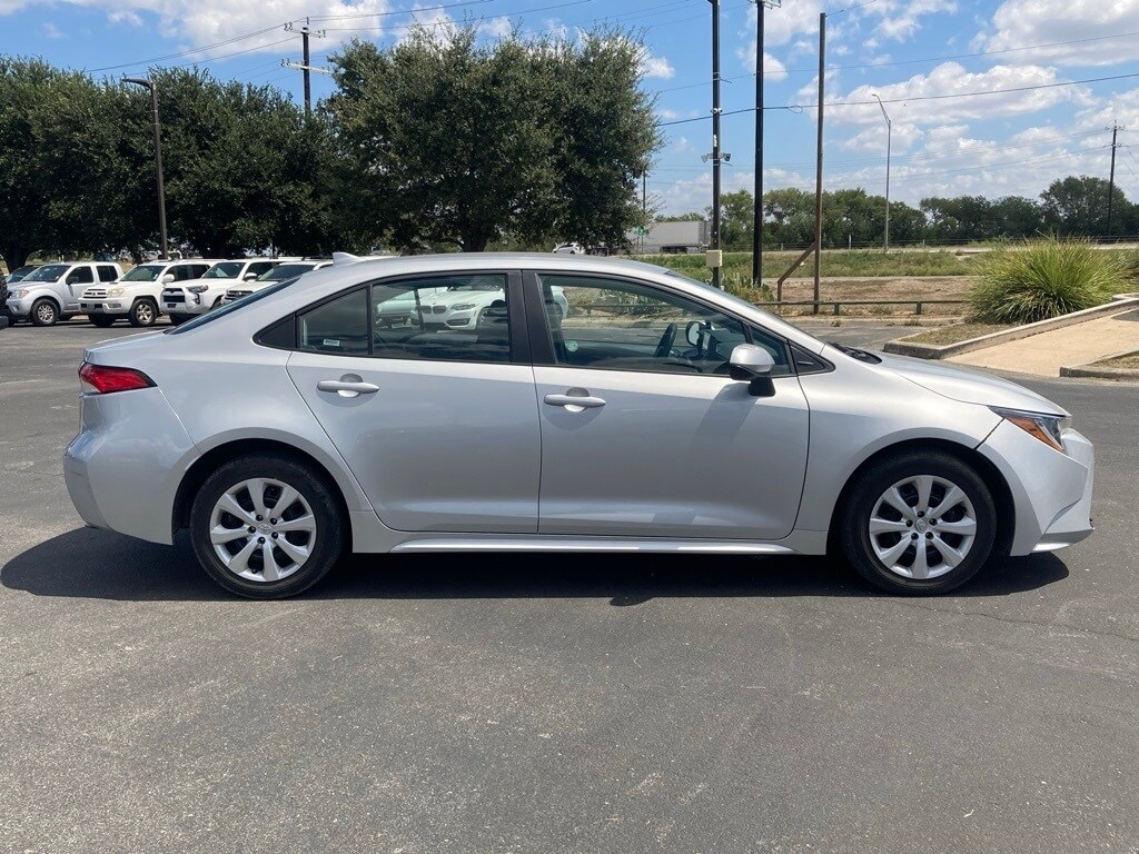2024 Toyota Corolla LE photo 4