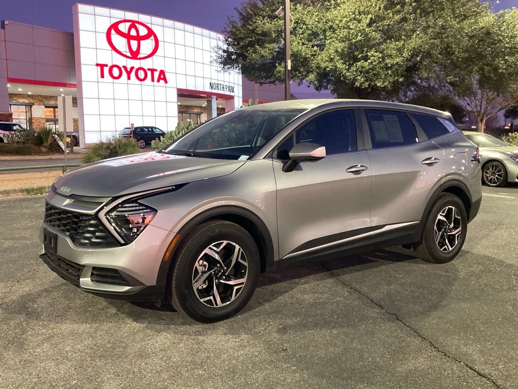 2025 Kia Sportage LX's photo