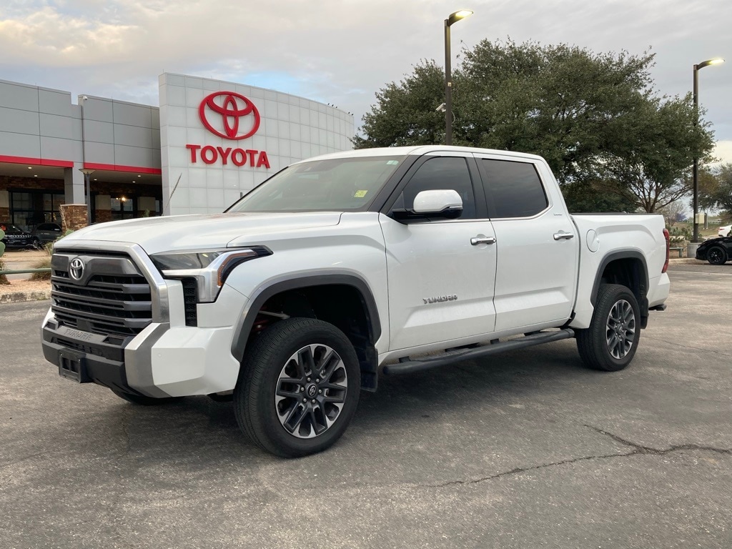 2025 Toyota Tundra Limited's photo