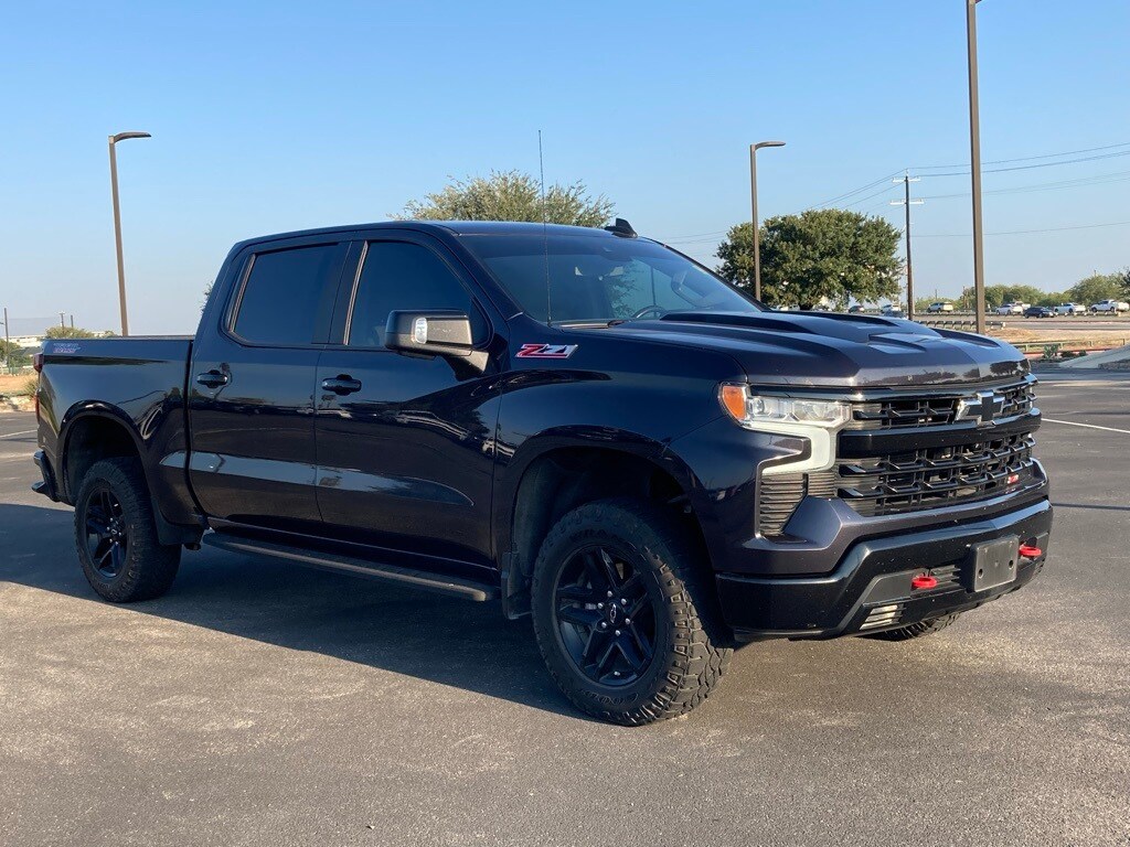 2022 Chevrolet Silverado 1500 LT Trail Boss photo 2