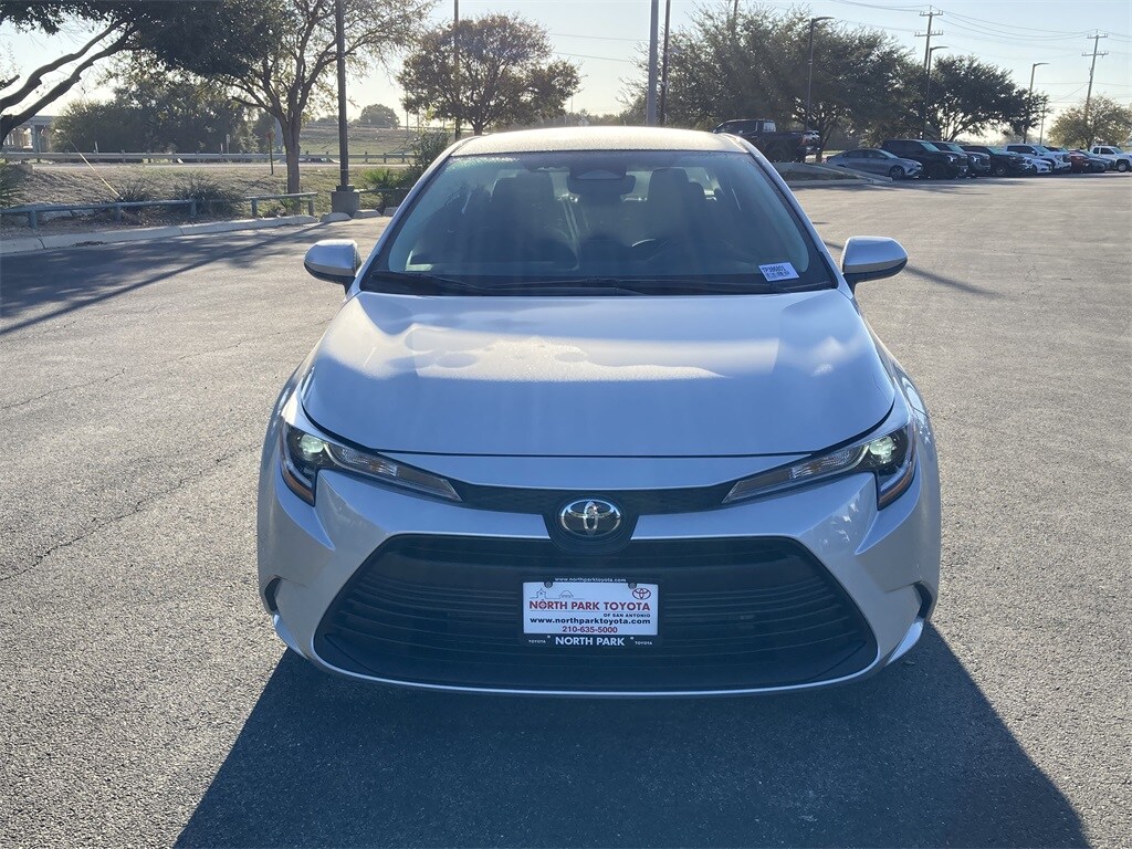 2026 Toyota Corolla LE photo 2