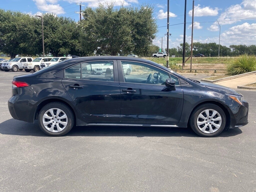 2024 Toyota Corolla LE photo 3