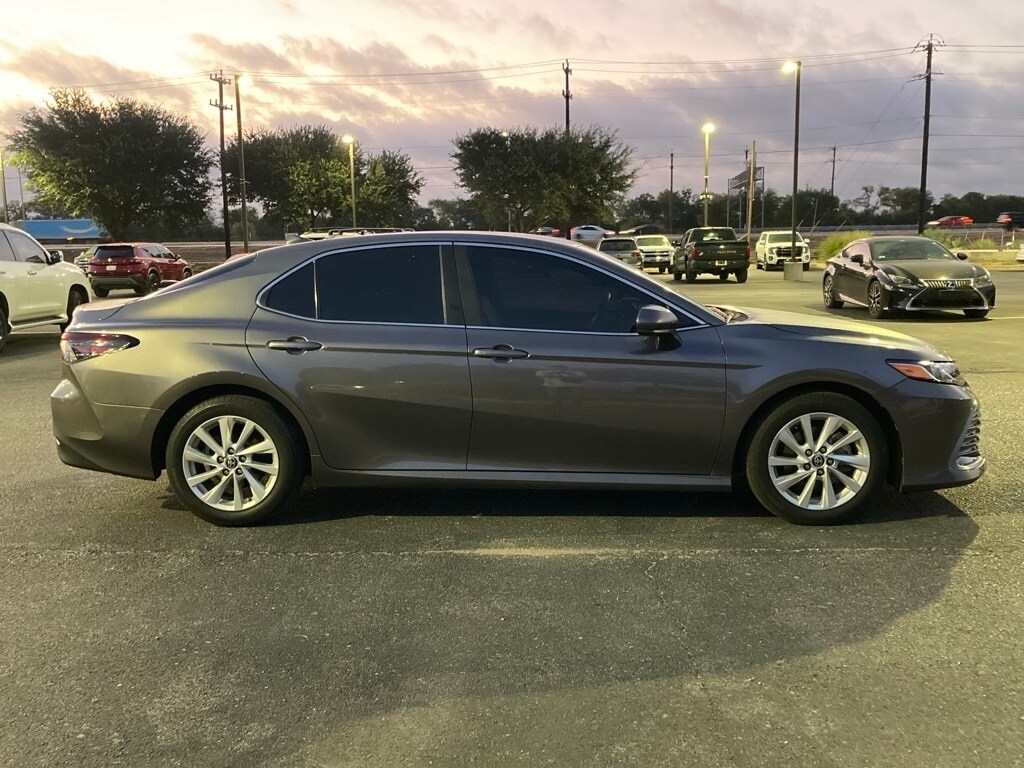 2024 Toyota Camry LE photo 4