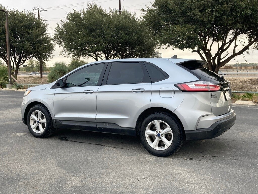 2022 Ford Edge SE photo 4